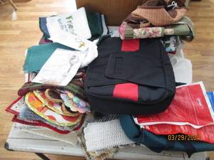 lot 79 image: Tabletop collection of decorative fingertip and hand towels, place mats, oven mitts, hot pads and more