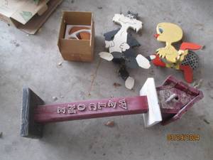 lot 124 image: Free standing outdoor Birdhouse on pedestal base with other lawn ornaments and decor