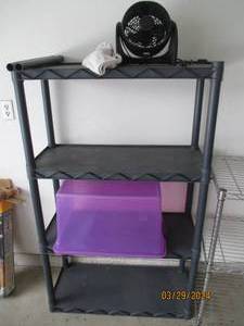 lot 131 image: 4-tier Rubbermaid style shelf approximately 321550