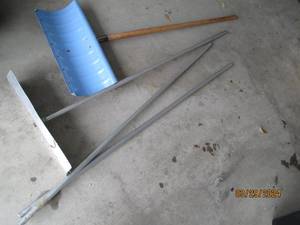 lot 133 image: Metal roof rake and snow shovel...