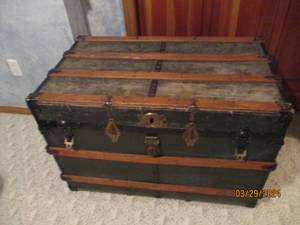 lot 6 image: Vintage Wood and metal Trunk (approximately 341820)