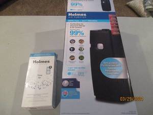 lot 145 image: Holmes air purifier with replacement fulter