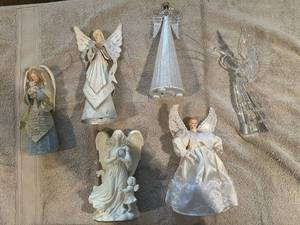 lot 205 image: Lot of Christmas Angel figurines...