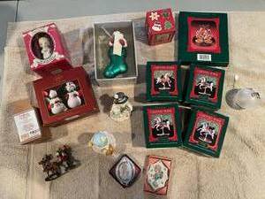 lot 207 image: Precious Moments, Lenox and other brand Christmas Ornament variety