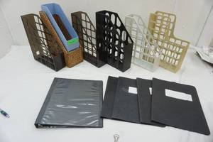 lot 2 image: Magazine Folder holders & 3 Ring Binder