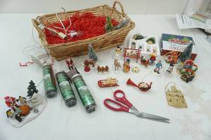 lot 21 image: Wicker Basket with Christmas ornaments