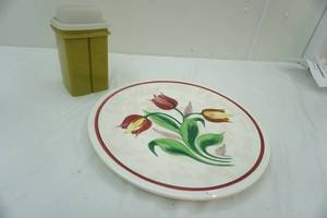 lot 32 image: Decorative Serving Plate & Tupperware Pickle Holder