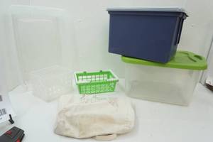 lot 98 image: Variety of Storage containers withwithout covers