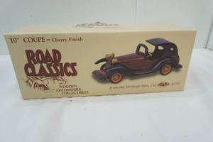lot 128 image: Road Classic Wooden Collectables Coupe 10 Pro Classic