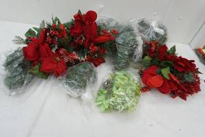 lot 136 image: Lot of Christmas Fake Plants Decor