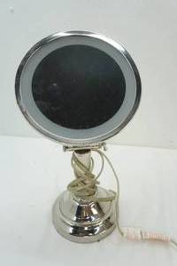 lot 41 image: Adjustable Magnifying Bathroom Mirror & Light (works great)