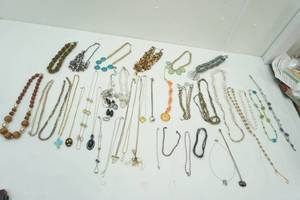 lot 56 image: Variety of Costume 30 Necklaces