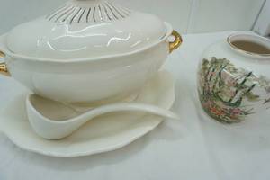 lot 172 image: Soup tureen, platter and dipper, vase