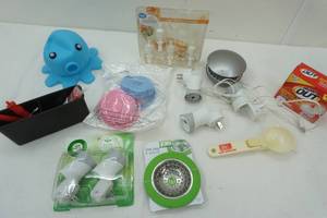lot 176 image: Kitchen Items & Diffuser