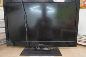 lot 194 image: Emerson TV with Remote