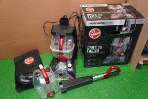 lot 10 image: Hoover Professional Series Power Scrub Elite Pet Carpet Cleaner