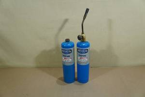 lot 117 image: 2 Propane Tanks with Blow Torch Attachment