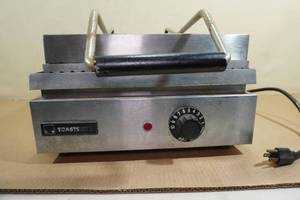 lot 189 image: ToastsWell Commercial Countertop Panini Grill
