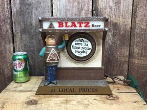 lot 5 image: Vintage BLATZ Metal Barrel Man Lighted Sign - Works.