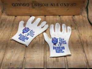 lot 6 image: OLD STYLE Drinking Gloves