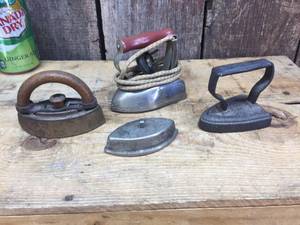 lot 33 image: Antique Salesman Sample - Toy - Childs Irons