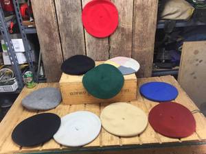 lot 41 image: 10 Vintage Stylish Berets - Wool