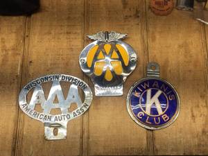 lot 45 image: 3 Vintage Automotive Membership Badges