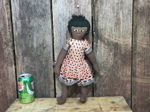 lot 124 image: Vintage Handmade Americana Fold Art Doll