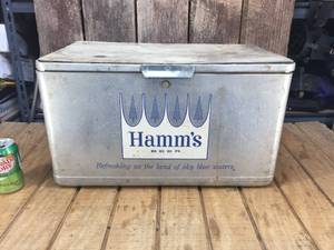 lot 137 image: Vintage HAMMS Beer Cooler