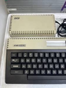 Vintage ATARI 600XL Home Computer