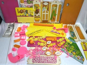 Vintage Barbie Fashion Plaza (No. 9525) by Mattel