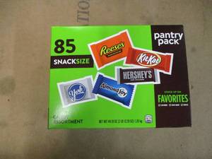 lot 131 image: 85 Snack Size Candy Assortment - best date 062024