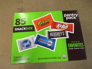 lot 132 image: 85 Snack Size Candy Assortment - best date 062024