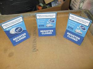 lot 189 image: 3 Zyn Register Closed Signs...