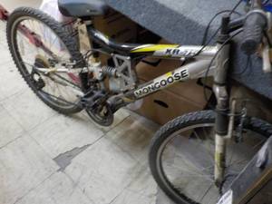 lot 5 image: Mongoose XR-75 Bike...