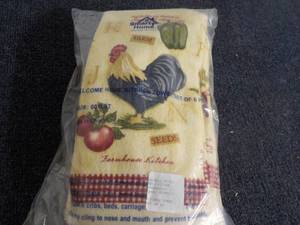 lot 22 image: Set of 12 New Farmhouse Kitchen Towels