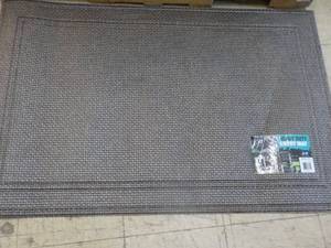 lot 35 image: Heavy Duty 30 x 47 New Entry Mat...