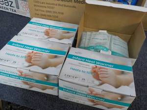 lot 52 image: Future Generation Medical Heel Warmers 4 x 25 can be used for any age