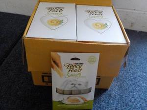 lot 60 image: Natural Chicken in a Demi Glaze 30 x 4 packs Purina Fancy Feast Savory Cat Treats