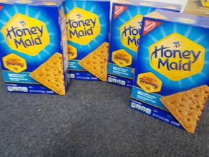 lot 67 image: 4 x 14.4 oz Boxes Honey Maid Graham Crackers