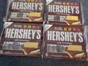 lot 77 image: 4 x 6 Full Size Hersheys Chocolate Candy Bars