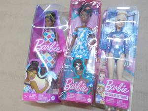 lot 96 image: 3 Barbies New...