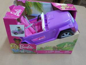 lot 98 image: New Barbie Jeep in a Damaged Box...