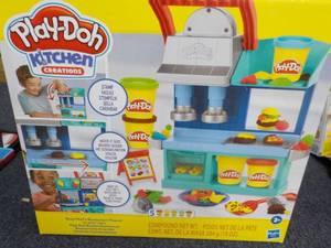 lot 101 image: New Play Doh Kitchen Creations...