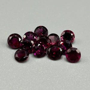 7.50 Carat Garnet Round Faceted Cut - Assorted Lot of Loose Stones, Various Sizes
