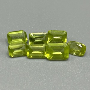 4.40 Carat Peridot Mixed Cut Rectangular Cut - Set of 7 Loose Stones, Various Sizes & Shapes