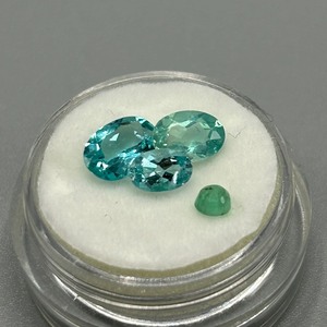 2.53 Carat 3 Topaz & 1 Emerald Assorted Lot of Mixed Cut Loose Stones