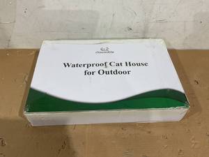 lot 129 image: Indestructible Heated Cat House for Outdoor Cats in Winter