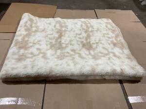 lot 181 image: 9x12 White and Beige Fur Area Rug