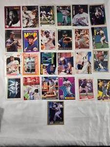 lot 76 image: Lot of 25 Kirby Puckett Cards